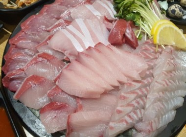 대방어회 (겨울 계절 메뉴)